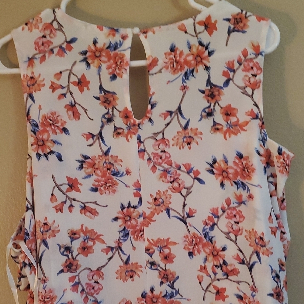Love J Floral Dress with Lace Detail And Peek A Boo Sholders - Picture 8 of 11